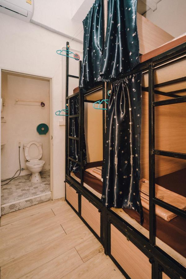 Liberta Hostel Bangkok Exterior photo